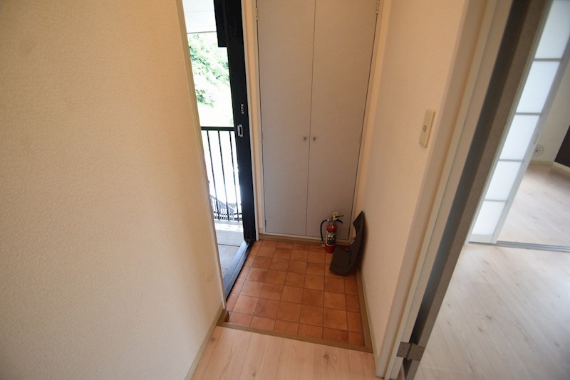 シャトル鳴瀬 玄関