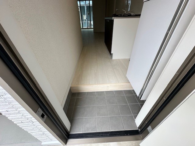 ひなたと春風のラテ 玄関