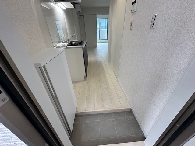 ひなたと春風のラテ 玄関