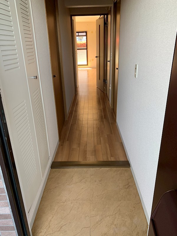 レジデンス山手台 玄関