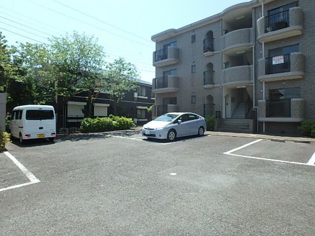 アメニティ高麗 駐車場