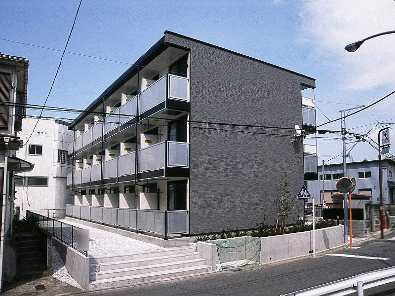 レオパレスルート１楓 203号室 外観