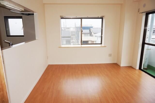 ポートテラス浦田 リビング