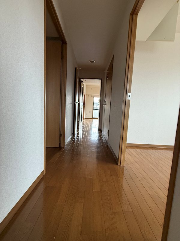 ウエスト ヴィレッジ 玄関