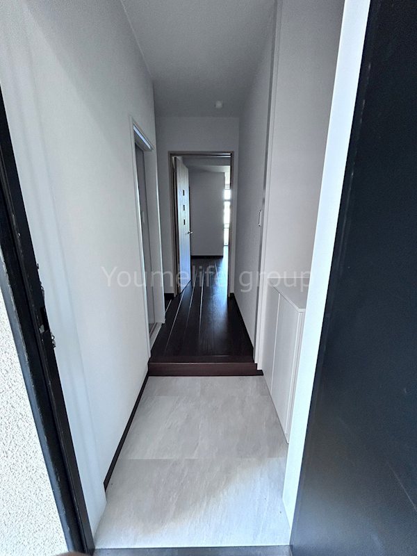 足柄第一ビル 玄関