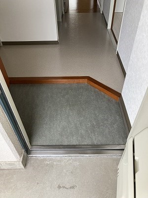 コスタビラ 玄関