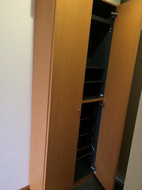 メゾンカワシロ 玄関