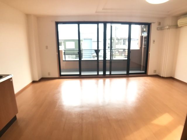 Ｊ．Ｓガーデン リビング