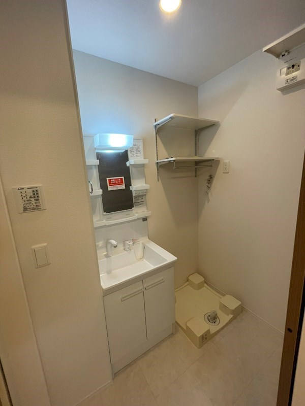 D-room浜町 洗面所