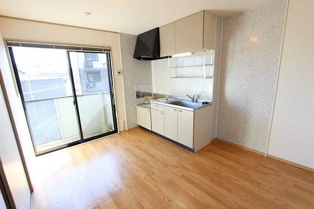 ファミールB リビング