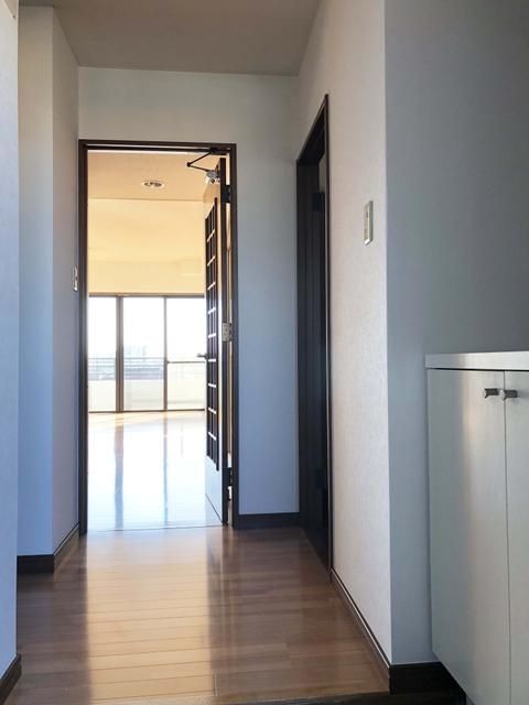 アトラクトマンショントムロ 玄関