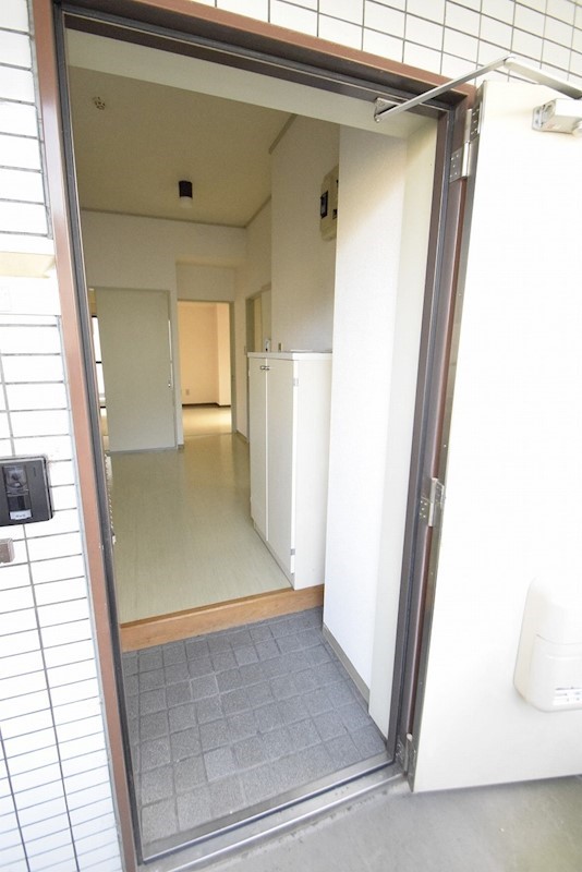 ハウゼー大久保 玄関