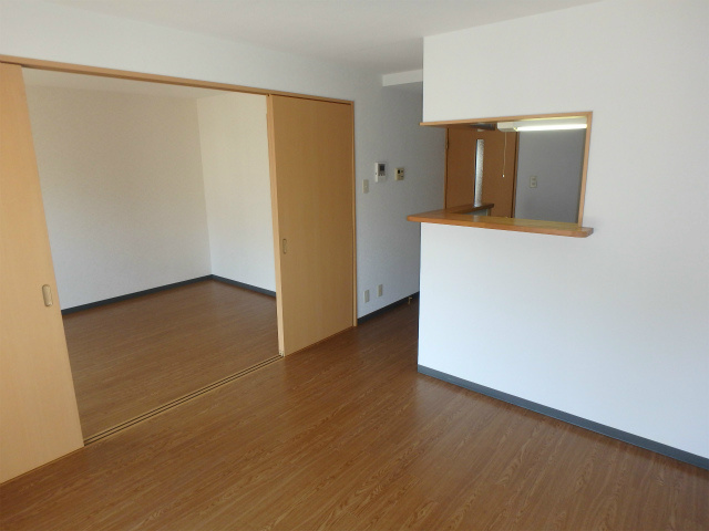 デュー・カルム リビング