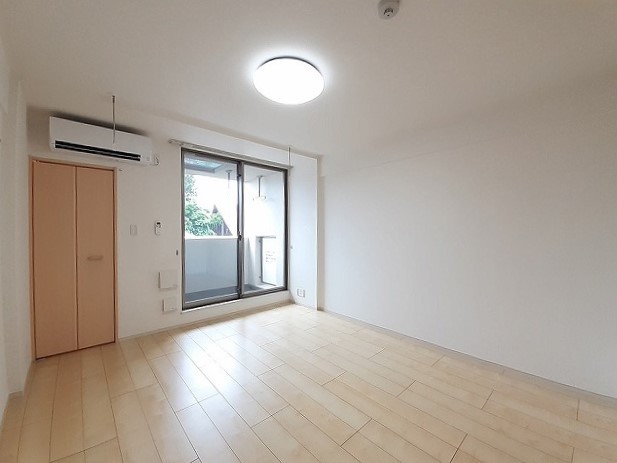 トゥット　フェリーチェ　湘南 リビング