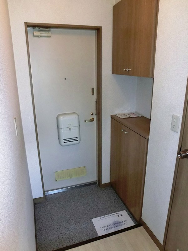 ファミール鵠沼 玄関