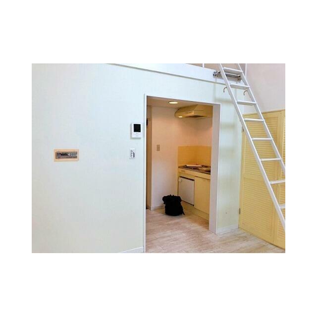 ドルフ鶴巻第１２ リビング