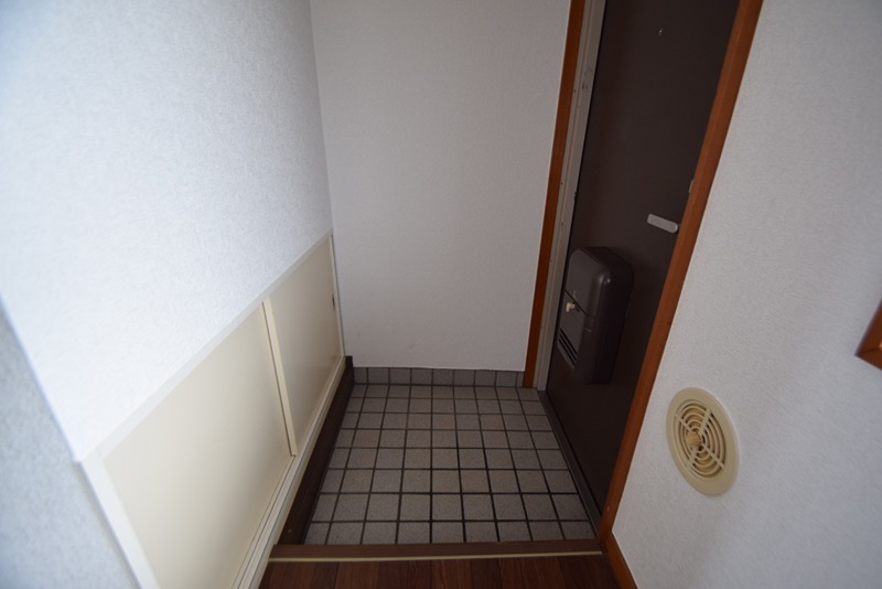 ジュネス旭 玄関