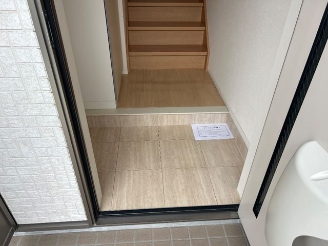 ウイングコート 玄関