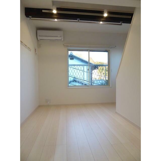 ハーミットクラブハウス戸塚Ⅴ　ＫＡＮＡテラス リビング