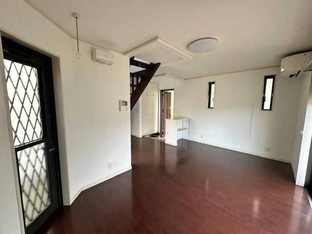 南湖５丁目貸家 リビング