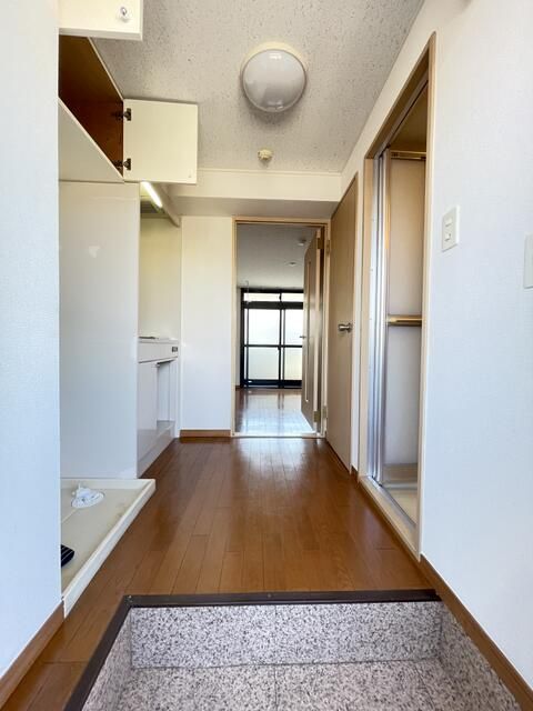 レジデンスジュネス 玄関