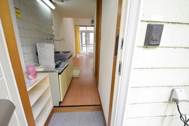 サンベルク伊勢原 玄関