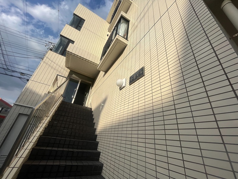 小倉ビル エントランス