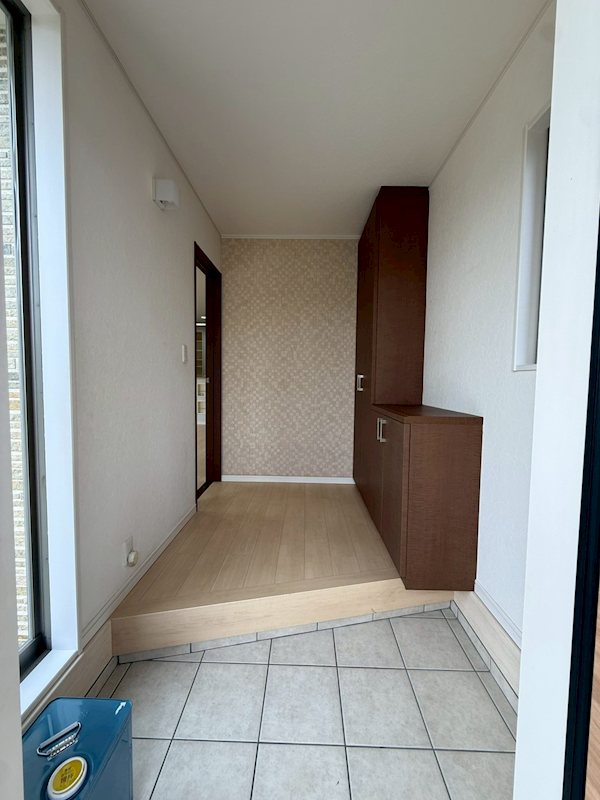 緑園都市貸家 玄関