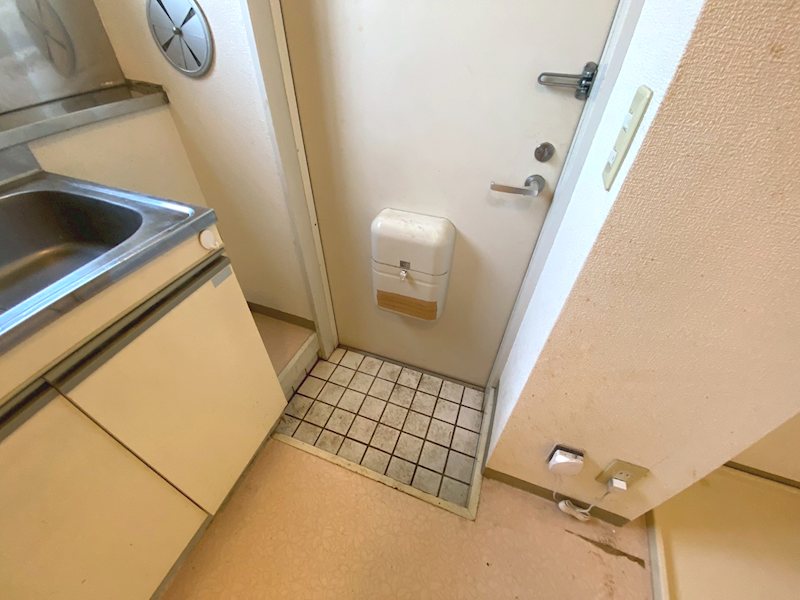 フレグランスC 玄関