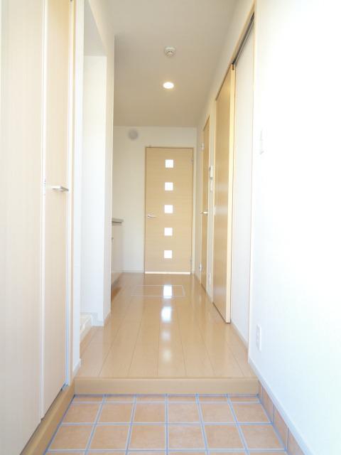 フレスクーラ 玄関