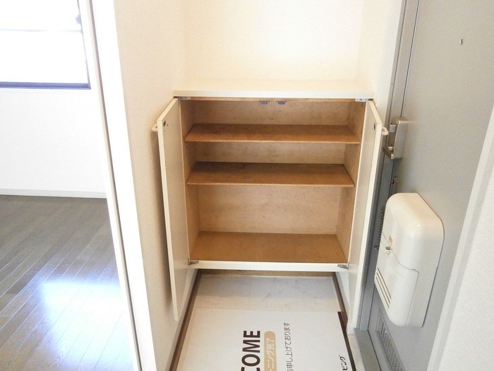 ハイツひまわり 玄関