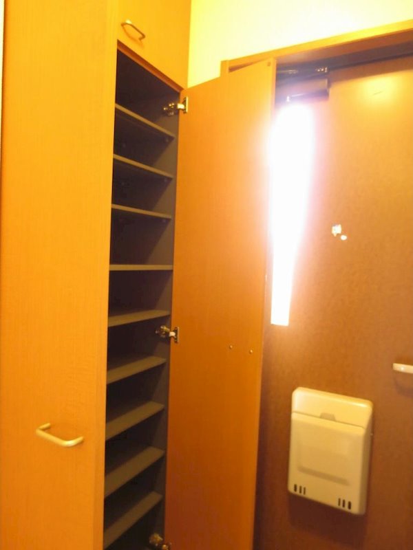 フローラ藤間 玄関