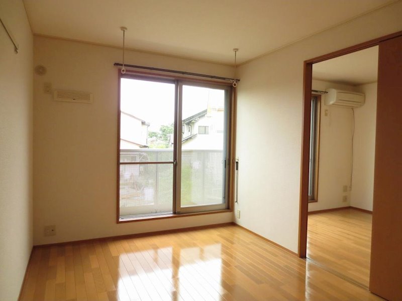 フローラ藤間 ベッドルーム