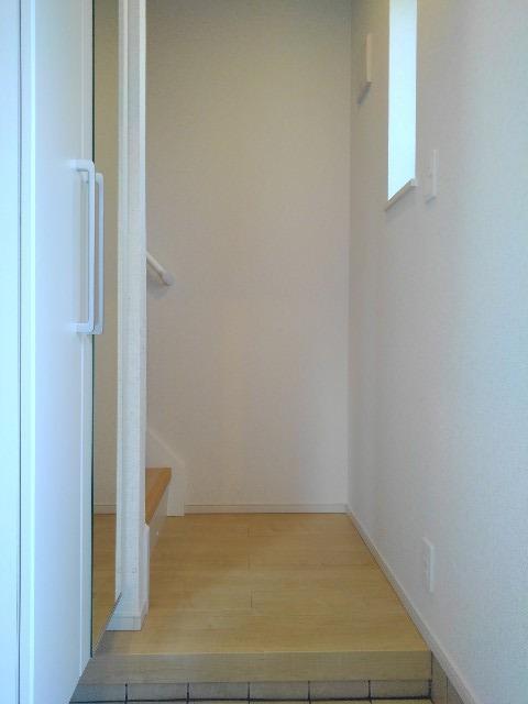 ＳＨ．ハイビレッヂ 玄関