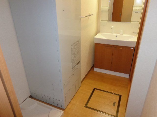 ＥＶＥＲ　ＳＨＩＮＥ　ＳＨＯＮＡＮ その他3