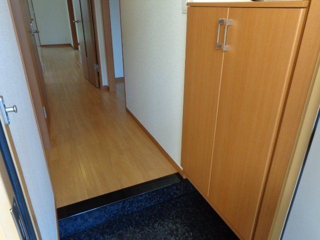 ＥＶＥＲ　ＳＨＩＮＥ　ＳＨＯＮＡＮ 玄関