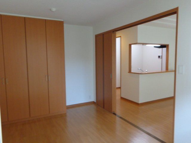 ＥＶＥＲ　ＳＨＩＮＥ　ＳＨＯＮＡＮ ベッドルーム