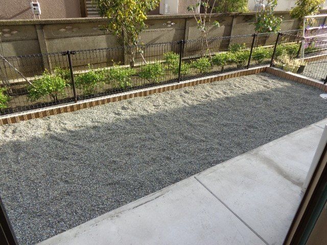 ＥＶＥＲ　ＳＨＩＮＥ　ＳＨＯＮＡＮ ベランダ