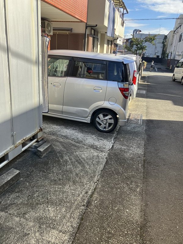 フレグランスC 駐車場