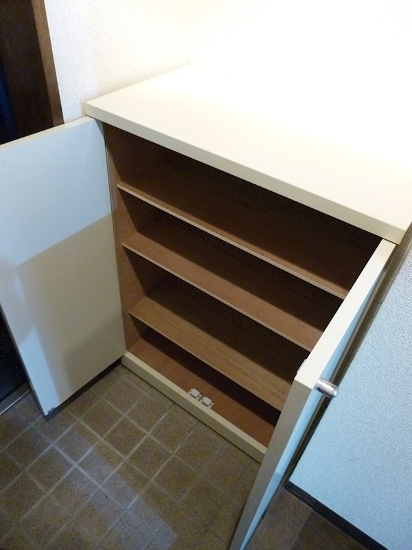 サニー１９ 玄関