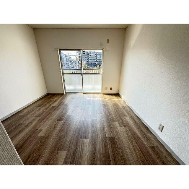 ハイツまいおか リビング