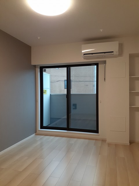 スリール・ダーンジュ リビング