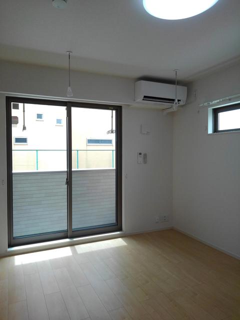 ＯＣＥＡＮ　ＣＯＵＲＴ　材木座 リビング