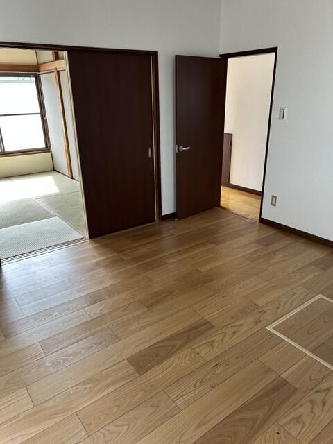 浜竹貸家　① リビング