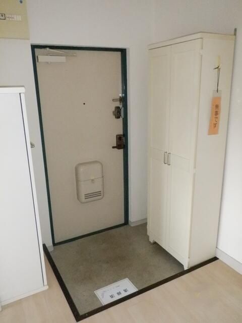 マンション赤関 玄関