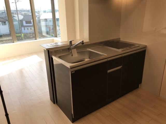 ツヴェルフ湘南 キッチン