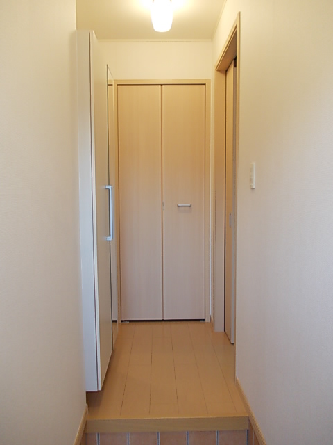 ベルメゾン伍番館 玄関