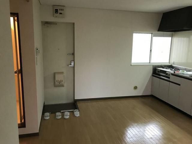 クレスト湘南 玄関