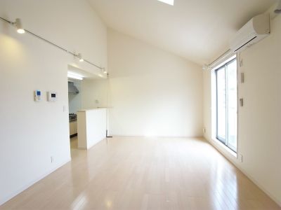 リブリ・ウイングライト リビング