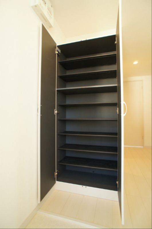 リブリ・ハナミズキ大船ANNEX 玄関